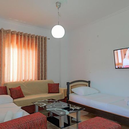Guesthouse Moonlight Downtown Ksamil Exteriér fotografie