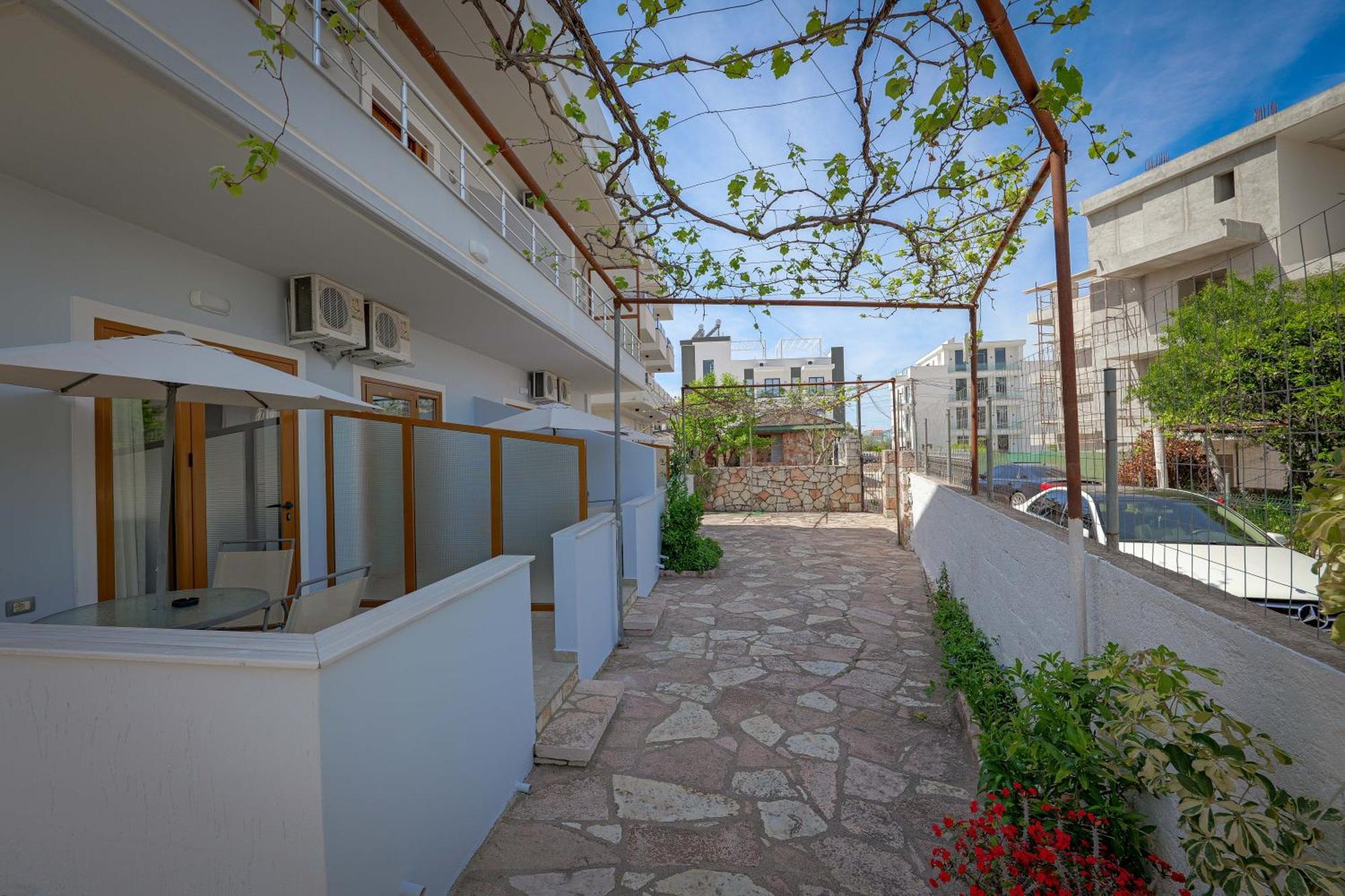 Guesthouse Moonlight Downtown Ksamil Exteriér fotografie