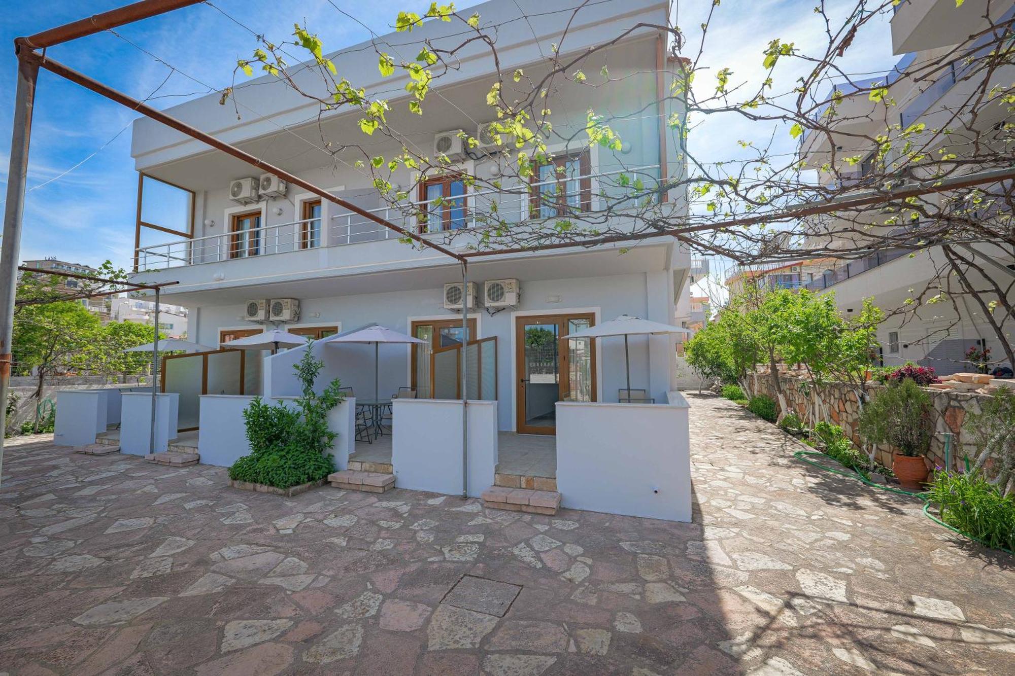 Guesthouse Moonlight Downtown Ksamil Exteriér fotografie